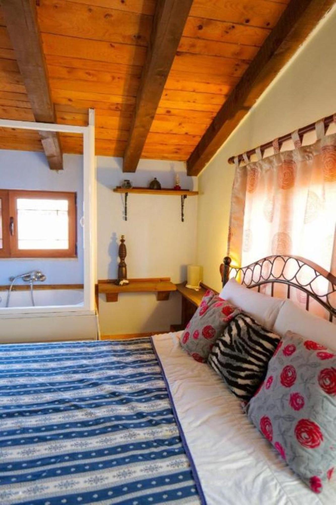 קסאמיל Villa Kolonja מראה חיצוני תמונה